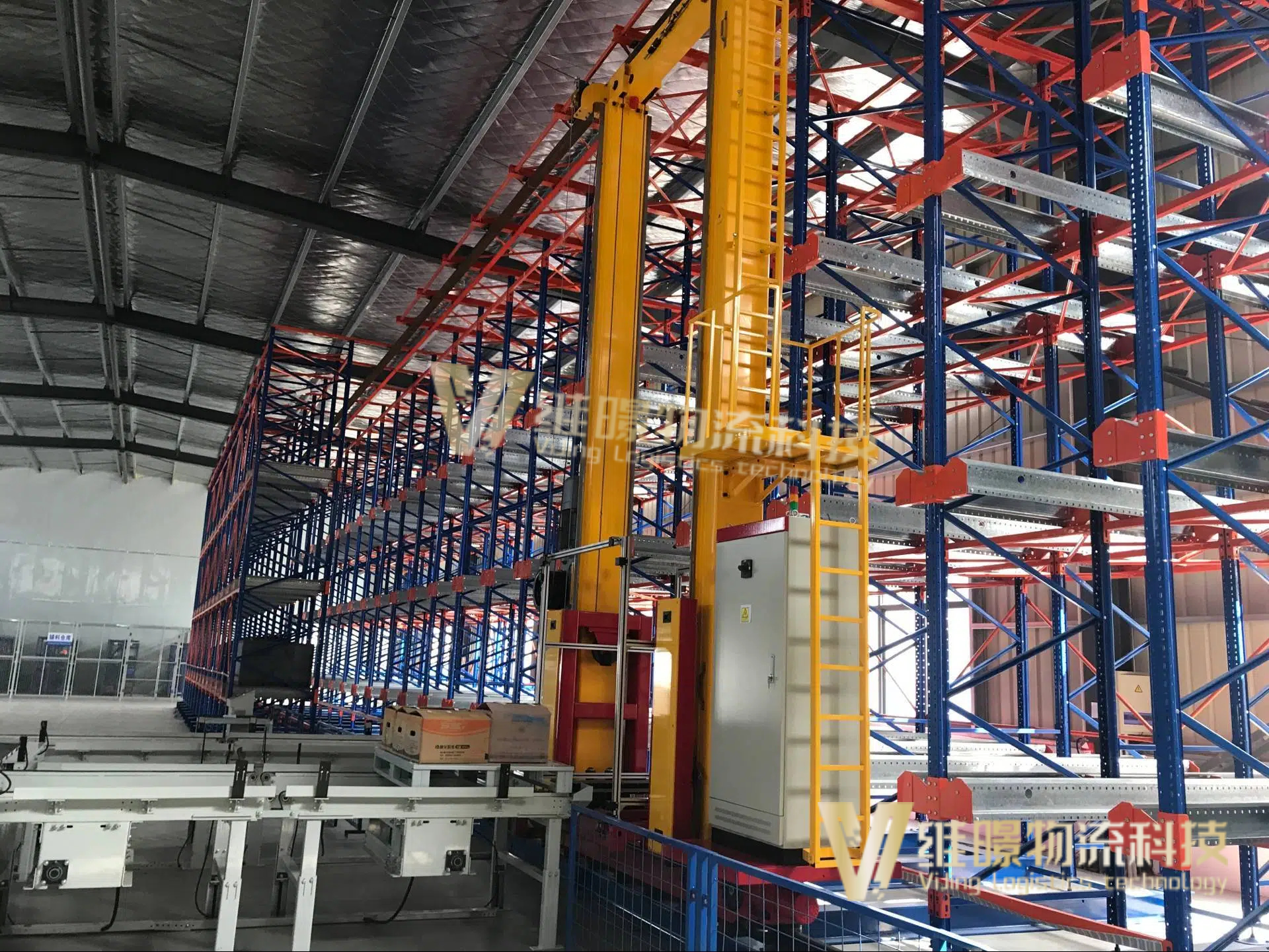 智能倉庫中堆垛機和穿梭車的優缺點對比