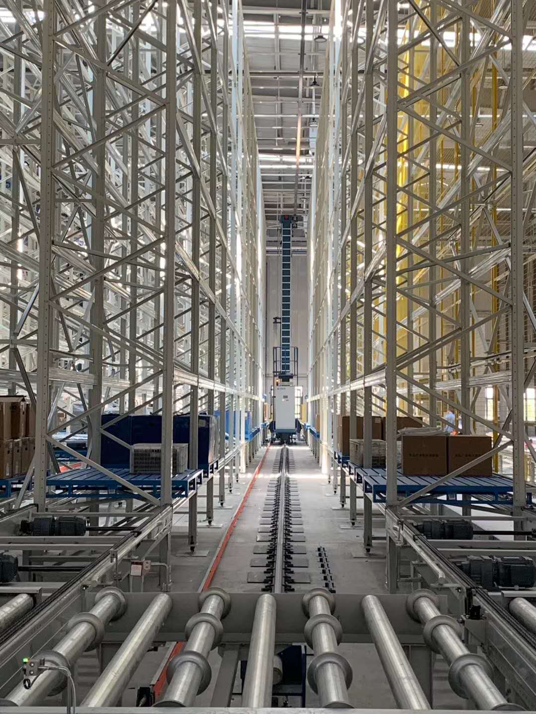 堆垛機自動化倉庫：破解倉儲用地緊張的 “垂直解決方案”