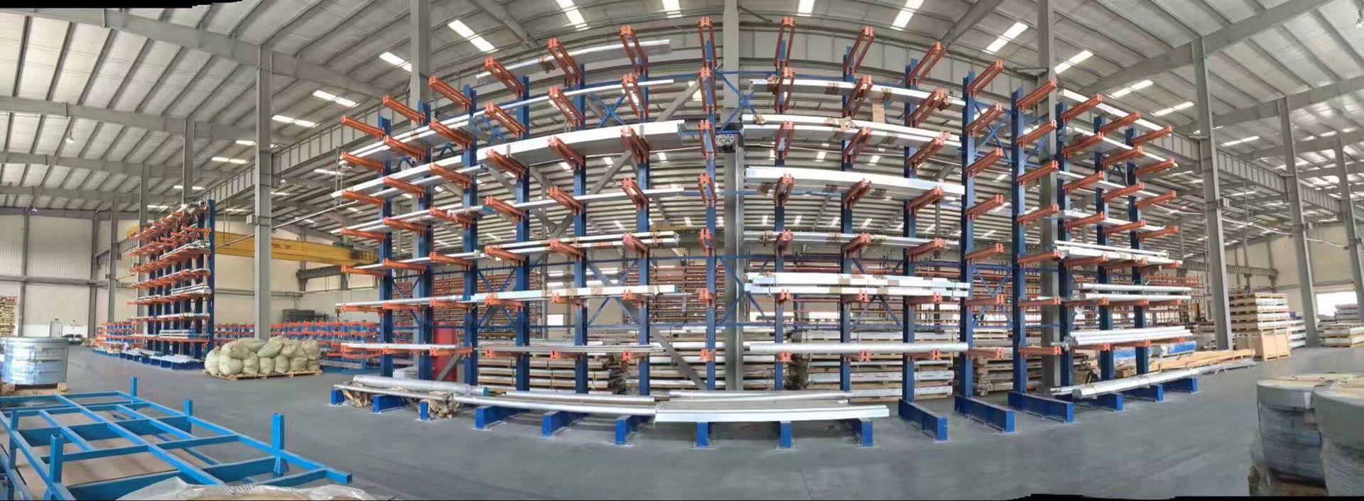 懸臂貨架：長物料專屬，存取高效不占地